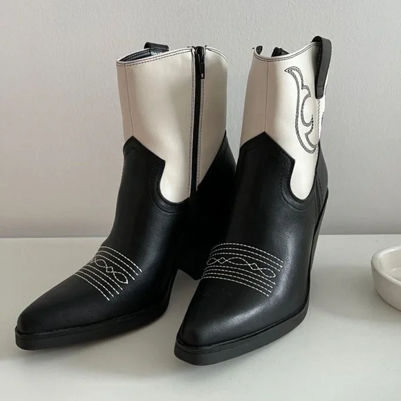 Call it Spring Cowboy Boots - Picture 1 of 2